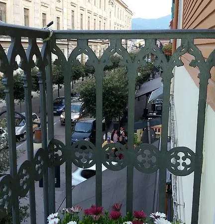 Pompei Holiday Rooms Гостьовий будинок